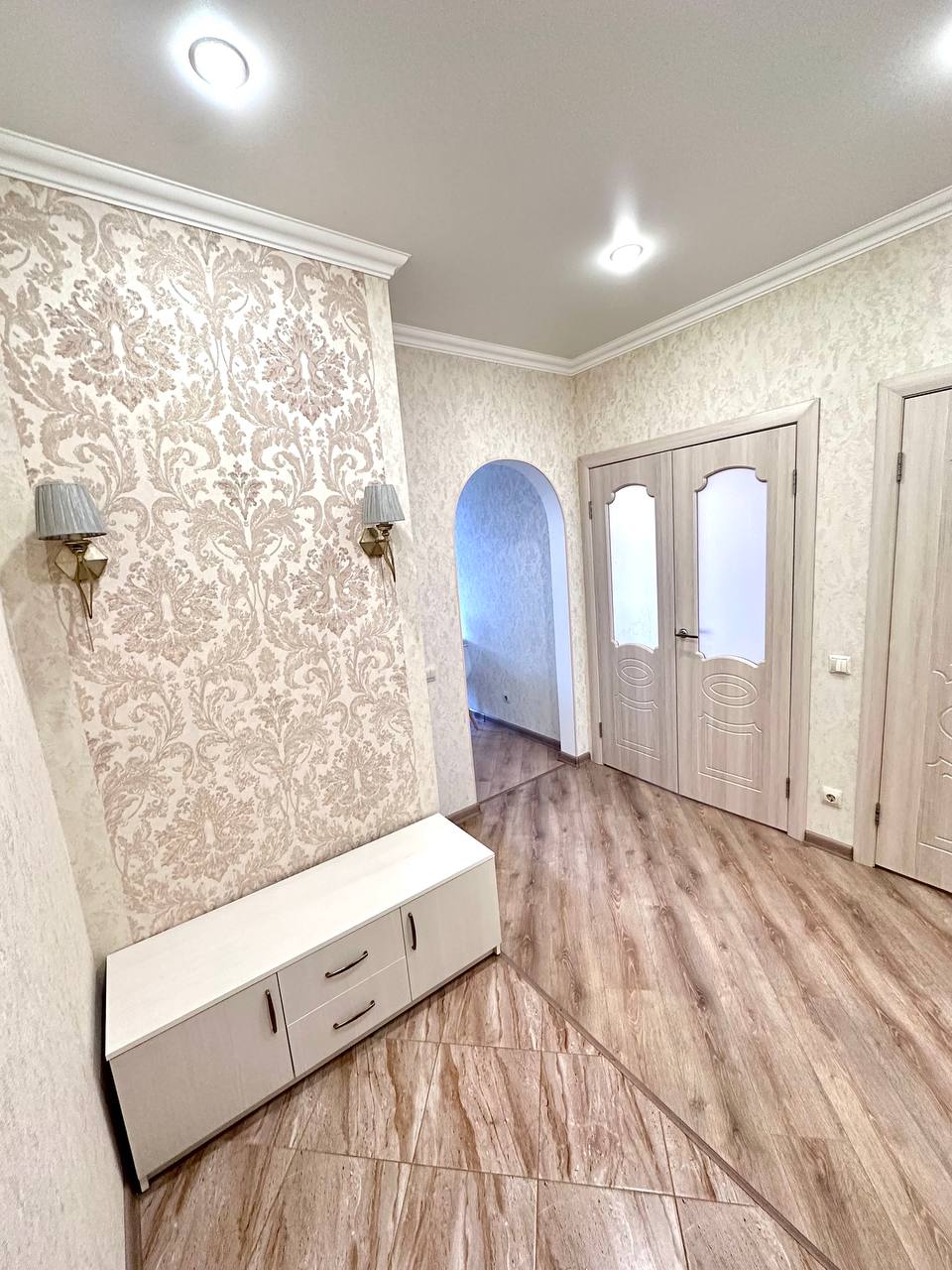 Светлая квартира Возле ТЦ Мега, Парка аттракционов Тулпар