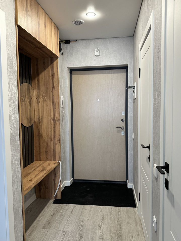 Чистая уютная и новую 1-комнатная квартира