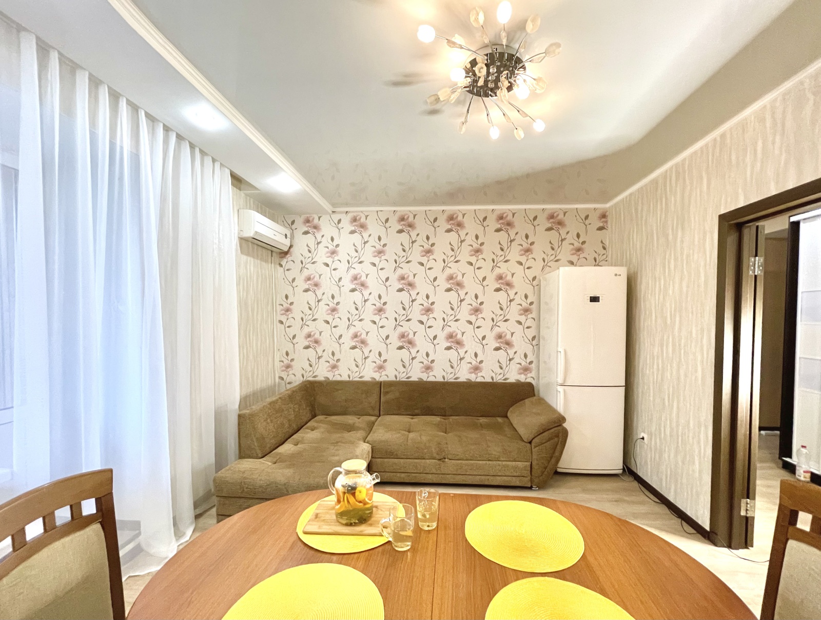 Апартаменты с кухней-гостиной возле аквапарка Ривьера