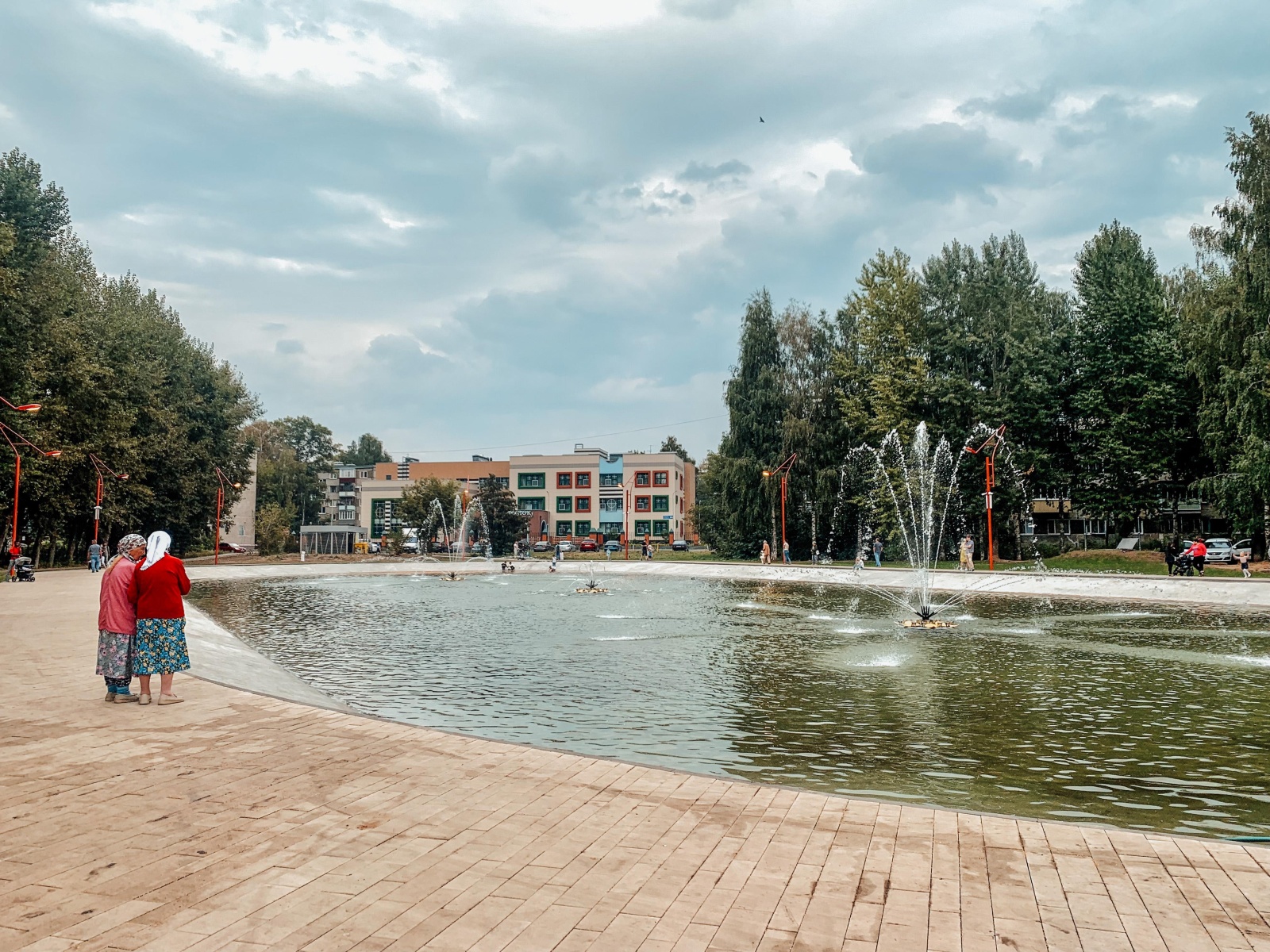 Двухкомнатная квартира рядом с метро!
