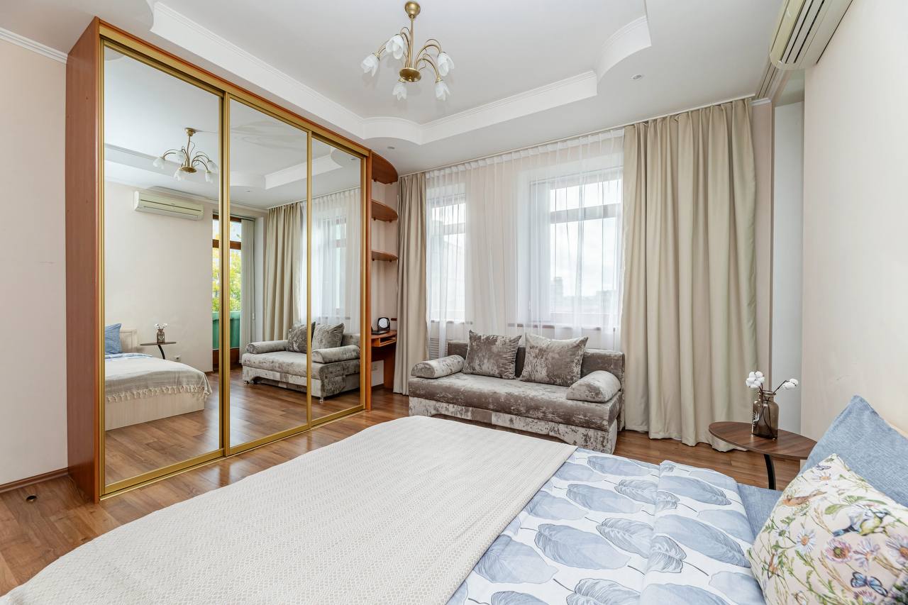 Трехкомнатная квартира в Центре Казани