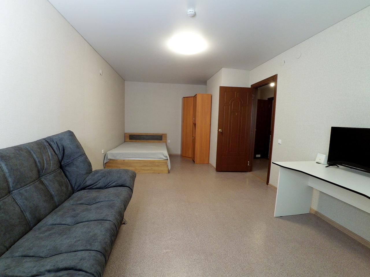 Уюиные апартаменты на Андрея Адо