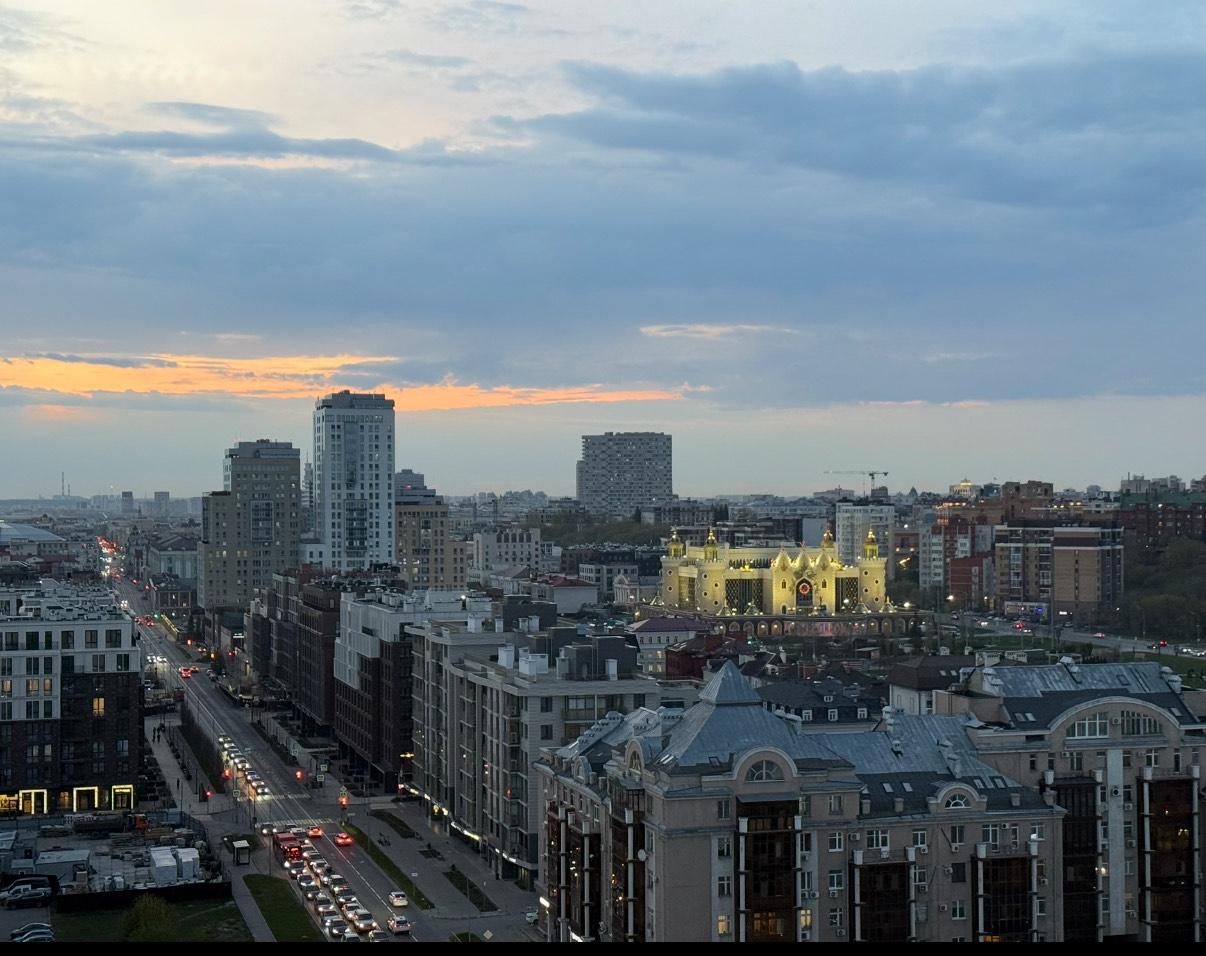 Видовая квартиpa с парковкой в самом центре города