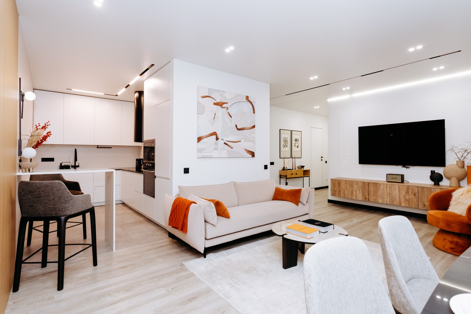 Сдаётся посуточно евро 3-комнатная квартира в ЖК «Savin House» c 2 спальнями