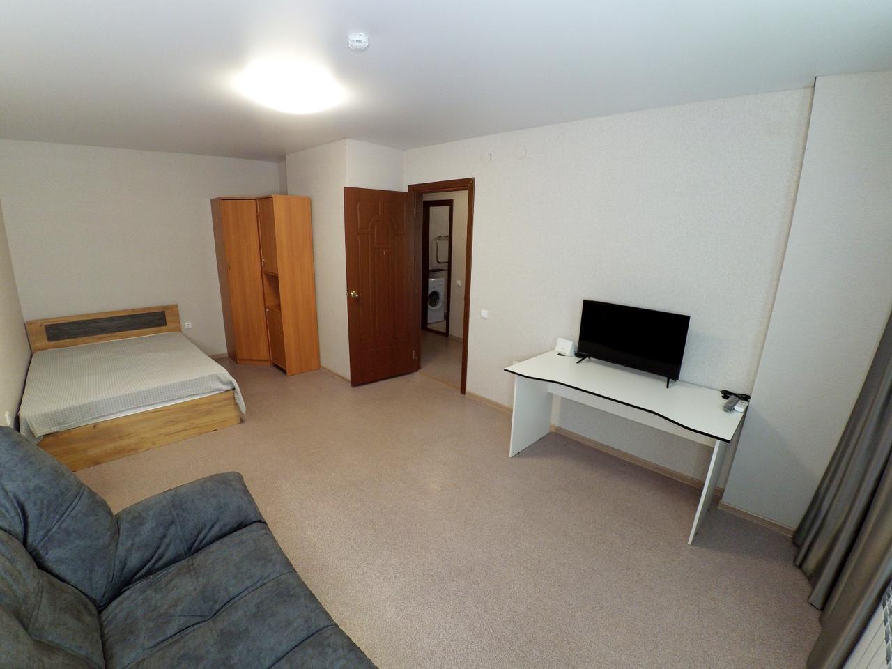 Уюиные апартаменты на Андрея Адо