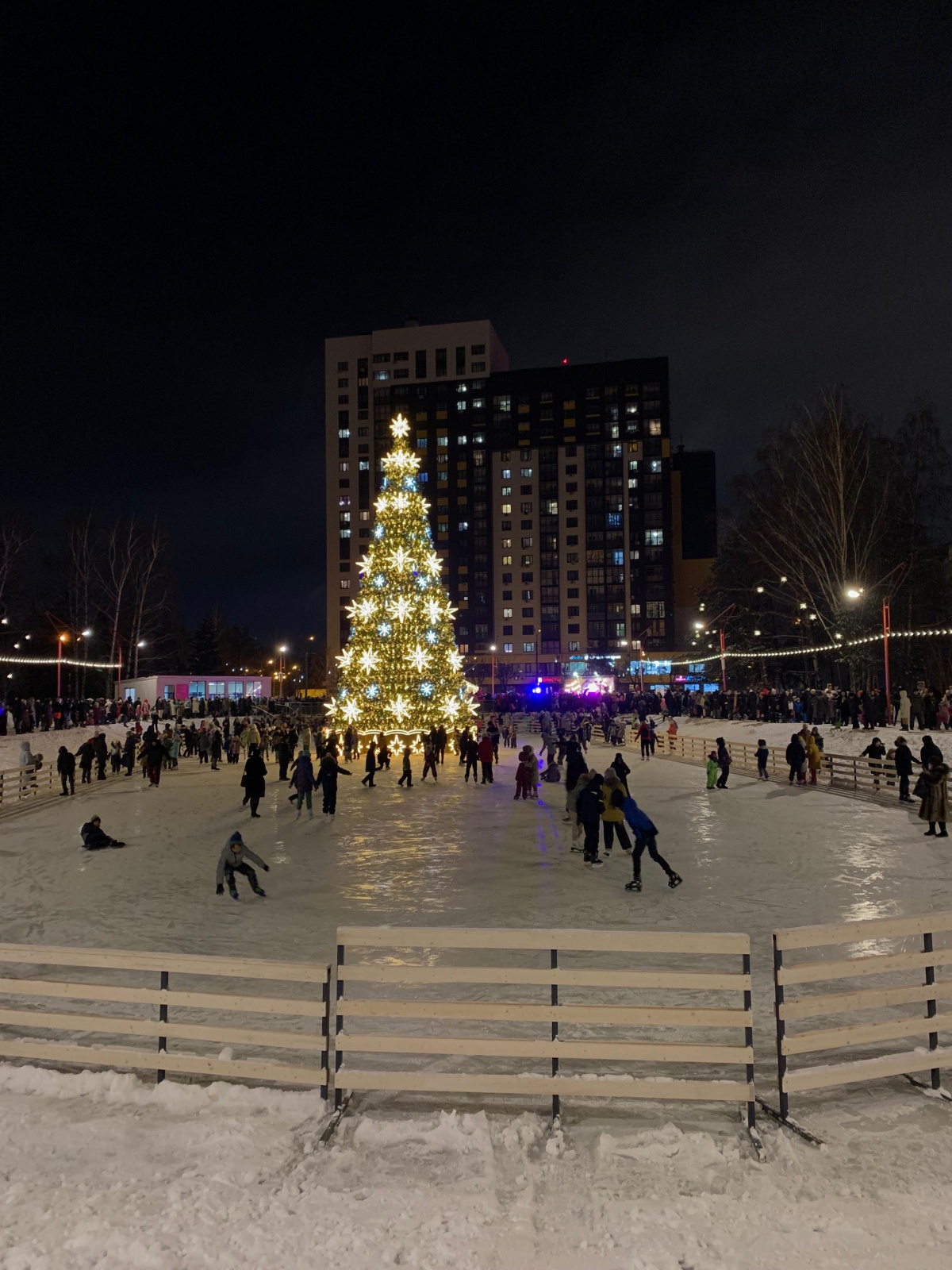 Двухкомнатная квартира рядом с метро!