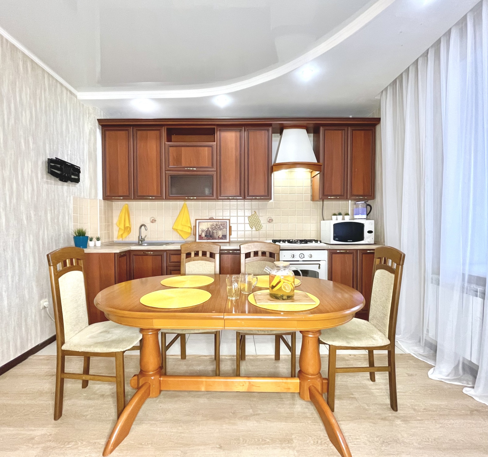 Апартаменты с кухней-гостиной возле аквапарка Ривьера