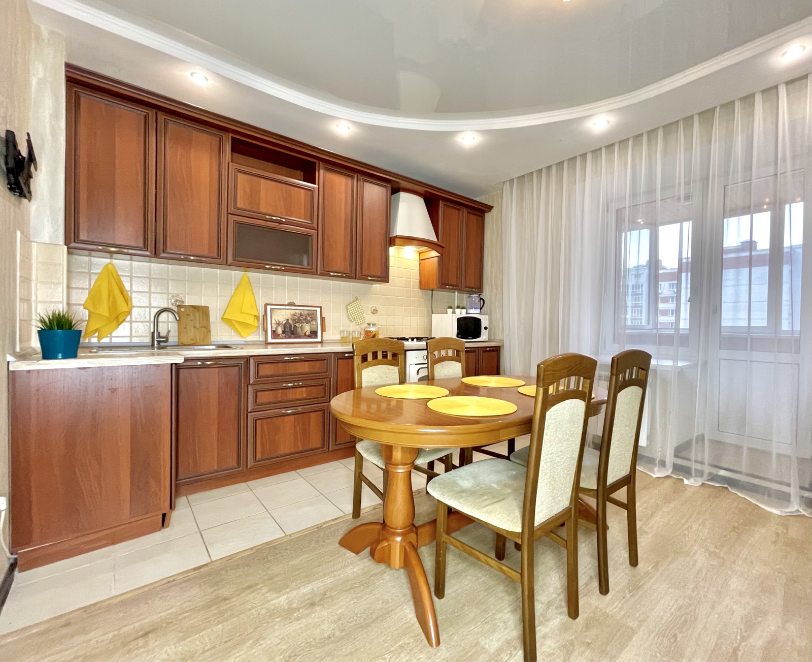 Апартаменты с кухней-гостиной возле аквапарка Ривьера