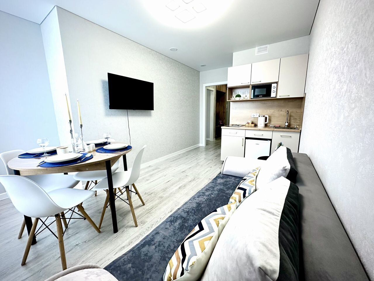 Чистая уютная и новую 1-комнатная квартира