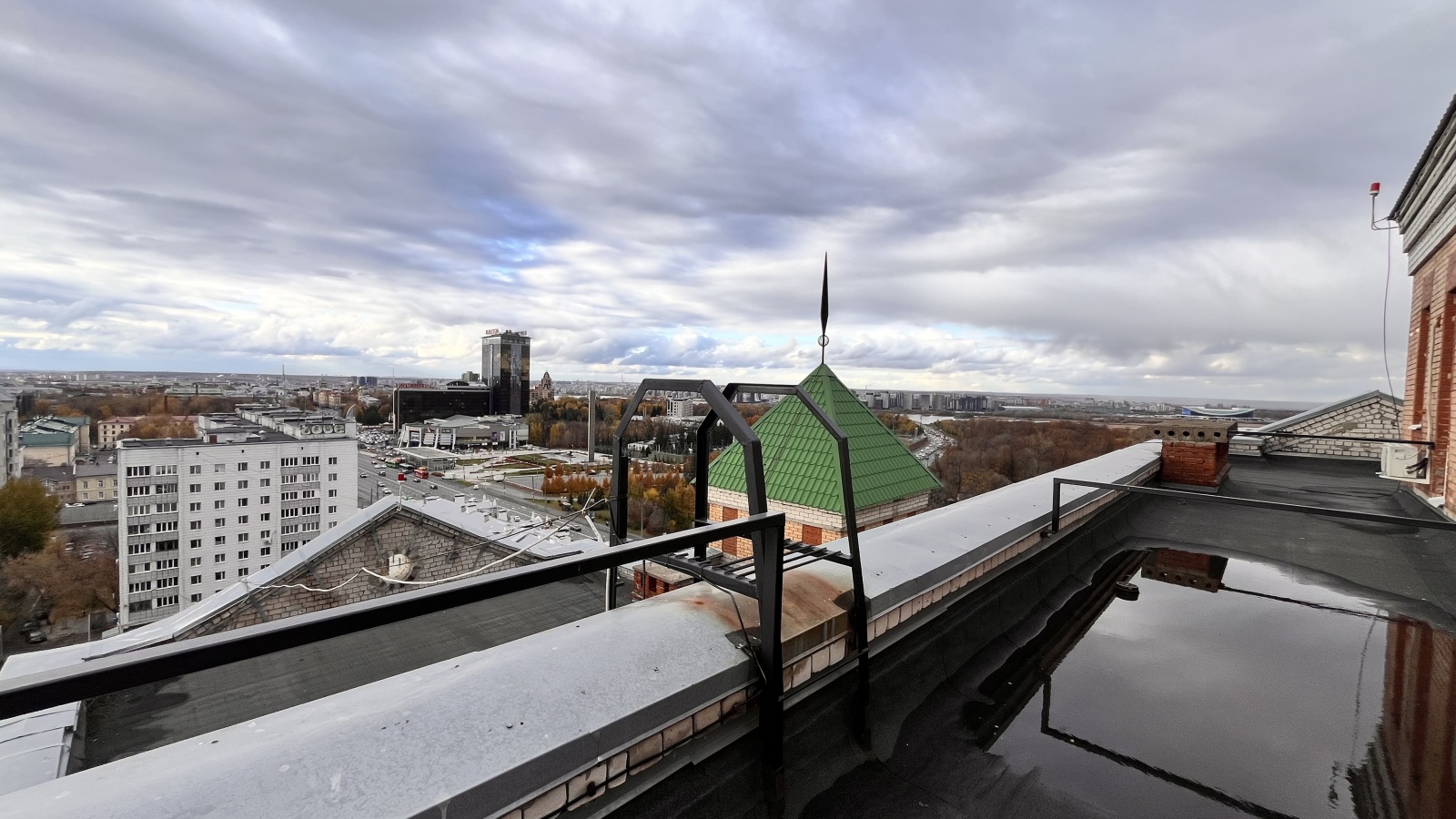 Квартира-студия с панорамным видом на Казань!